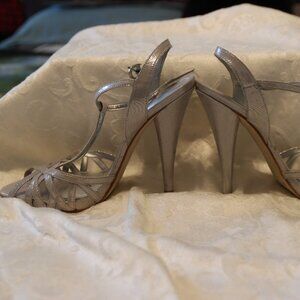 Gianni Bini Disco Silver Sparkle Heels Size 8 1/2 Criss Cross Design Ankle Strap